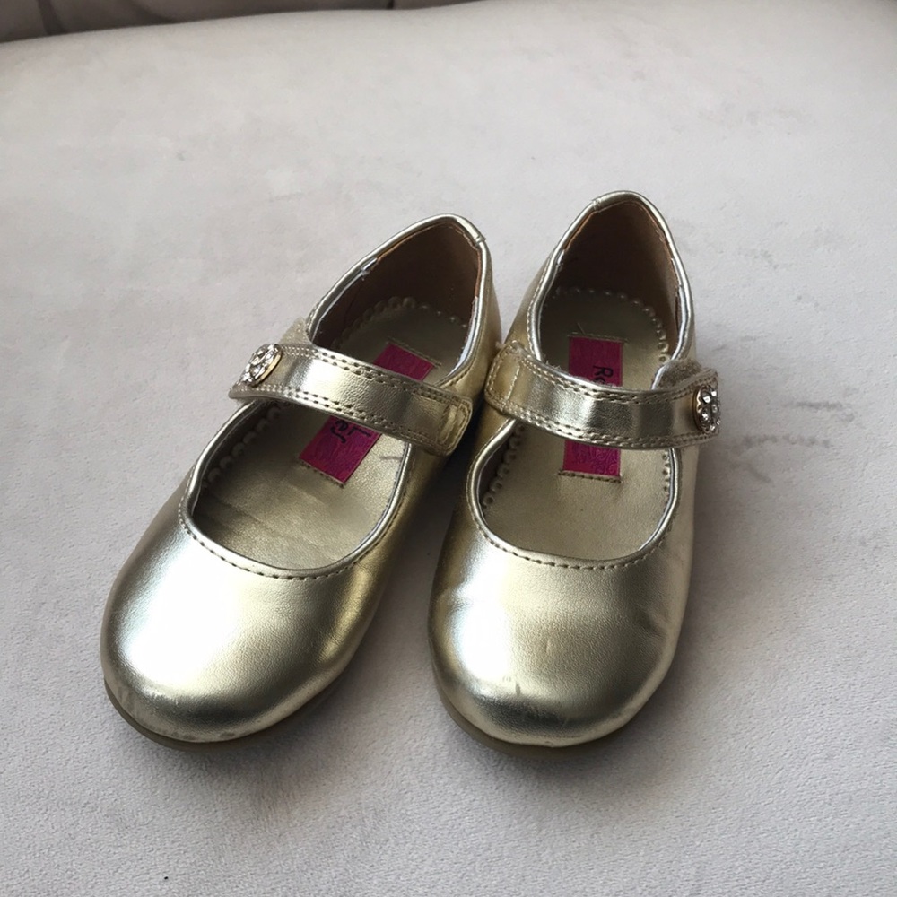 Girls shoes